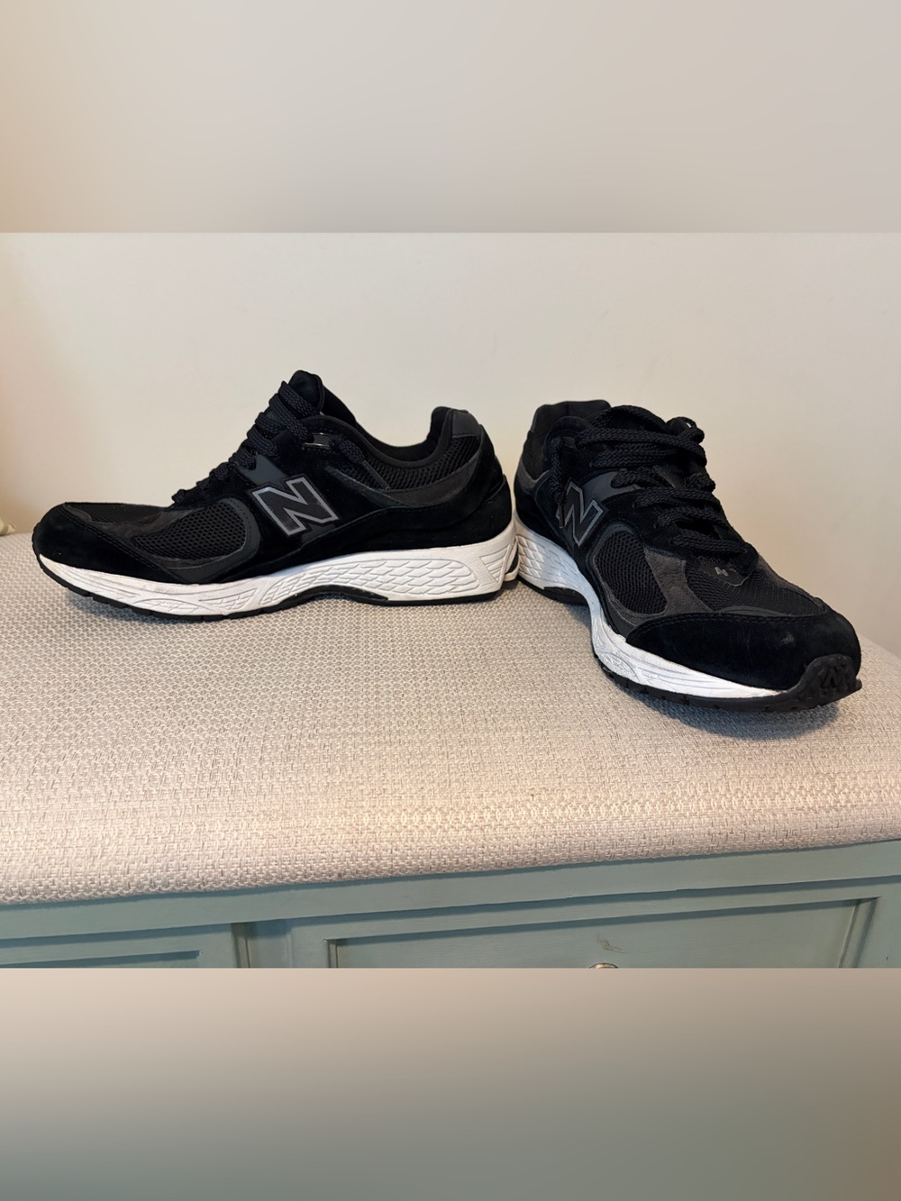 New Balance 2002R Black Gunmetal Phantom M2002RBK Men's Size 10.5